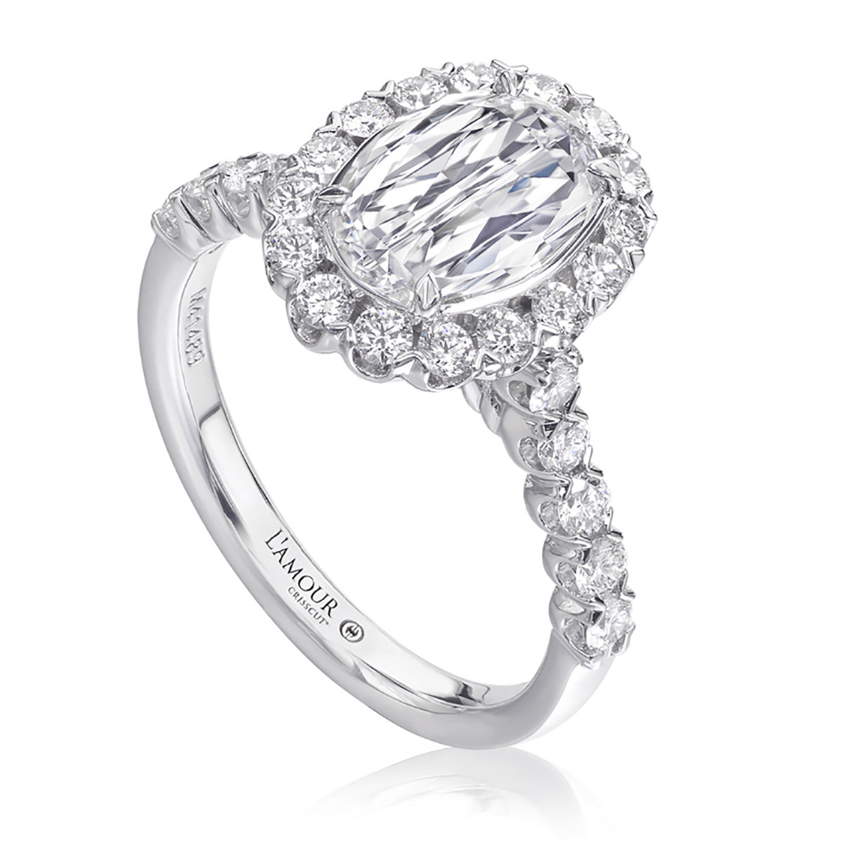 Ring for women: Classic design