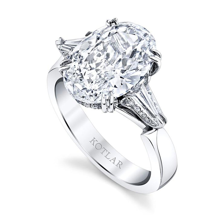 Classico Diamond Three-Stone Ring